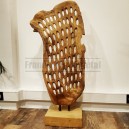Morceau de Teck nid d'abeille sur socle en bois 106x48cm