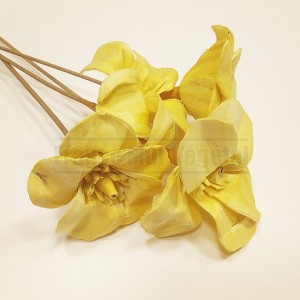 http://www.materiel-mur-vegetal.fr/1672-4029-thickbox/4-fleurs-lyly-shola-jaunes-artificielles-sur-tige-40cm.jpg